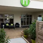 Hotel Campanile Centre 3*