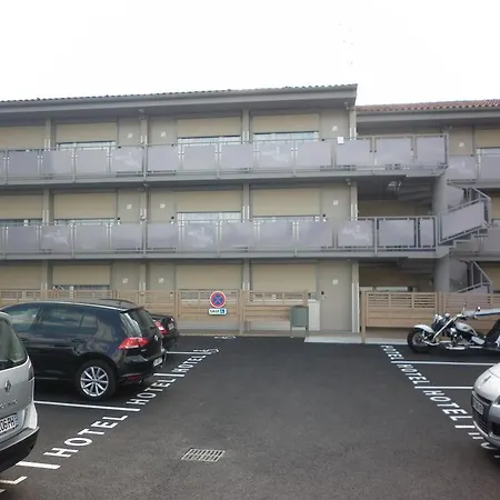 Hotel Campanile Centre 3*