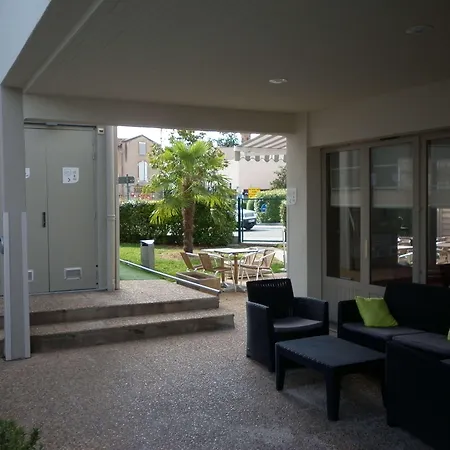 מלון Campanile Centre אלבי