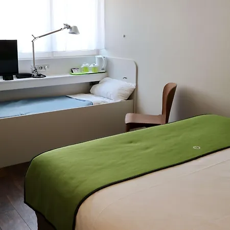Campanile Centre מלון 3*