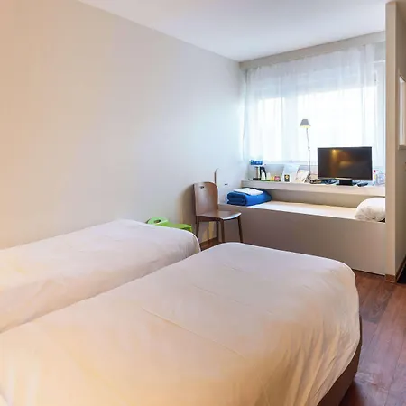 Campanile Centre מלון 3*