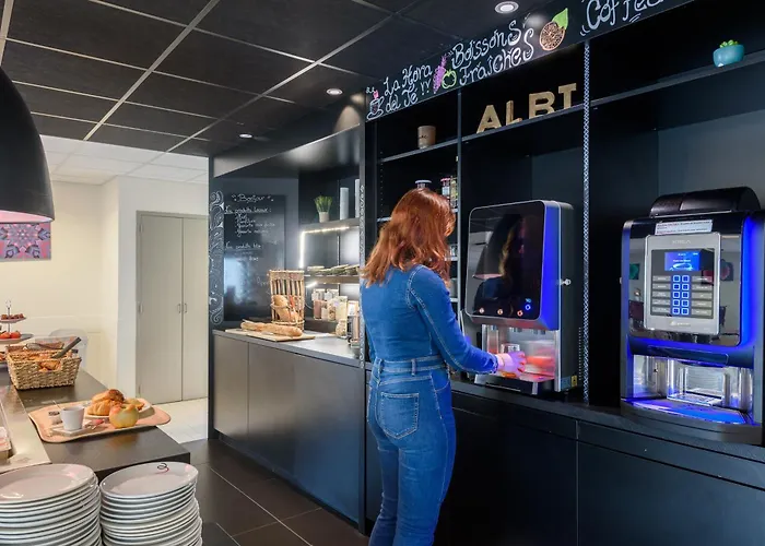 钟楼阿尔比中央酒店 酒店 3*